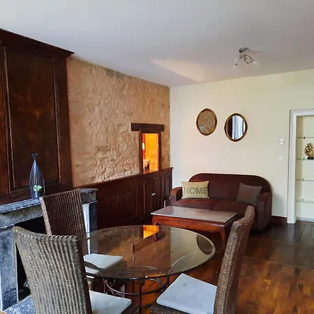 Vieille Apartment